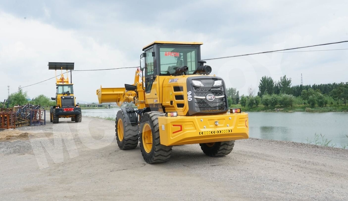 Compact 2.5 Ton Wheel Loader Bucket Capacities 1.2m3 Multi Plate Clutch